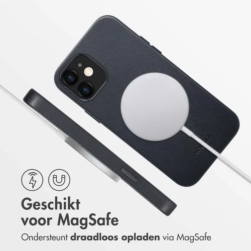 Accezz MagSafe Leather Backcover Apple iPhone 12 (Pro) - Onyx Black Accezz MagSafe Leather Backcover Apple iPhone 12 (Pro) - Onyx Black