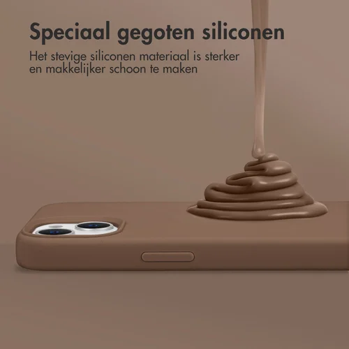 Accezz Liquid Silicone Backcover met MagSafe Apple iPhone 12 (Pro) - Light Brown